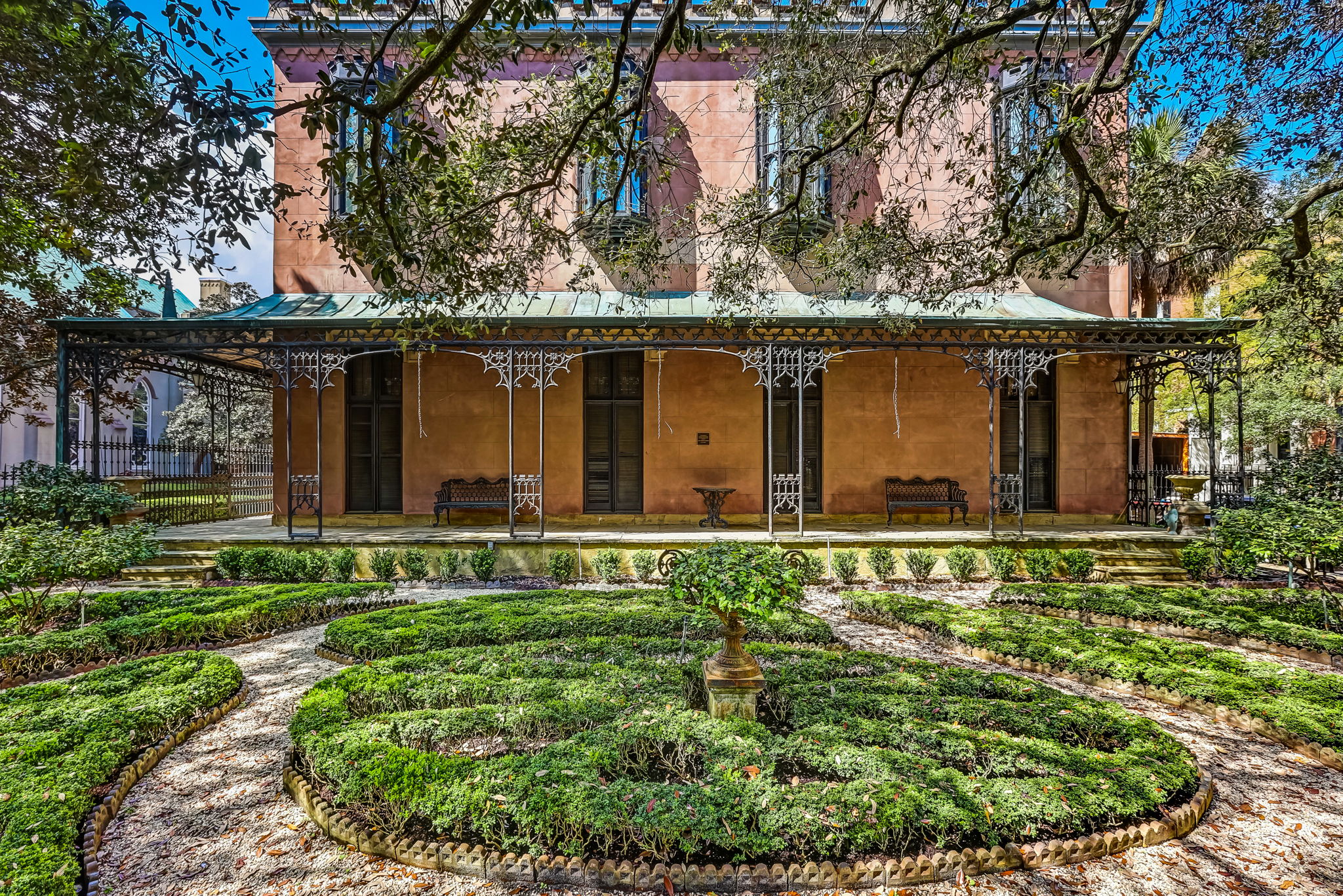 34-web-or-mls-14 W Macon St parterre-from-sq(6 of 39)